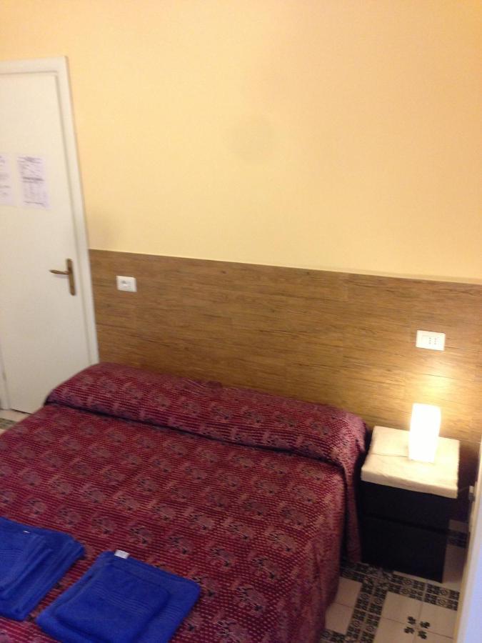 Hôtel Ottimista à Rome Chambre photo